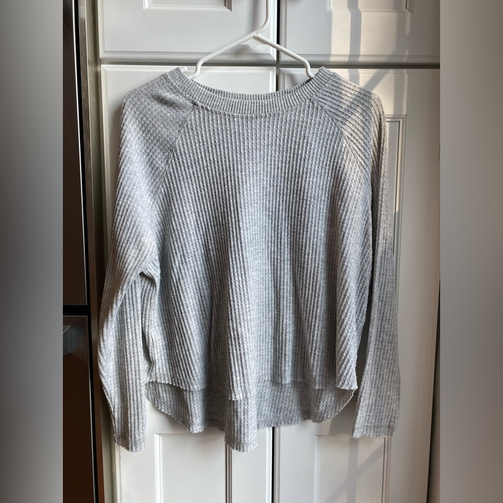 Wild Fable Gray Waffle Long Sleeve Shirt with Raw Hem